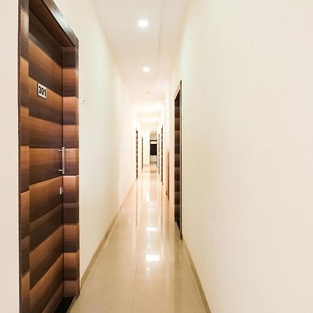 Hotel O Unique Inn Dhule Екстериор снимка