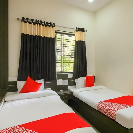 Hotel O Unique Inn Dhule Екстериор снимка