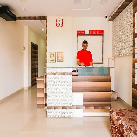 Hotel O Unique Inn Dhule Екстериор снимка